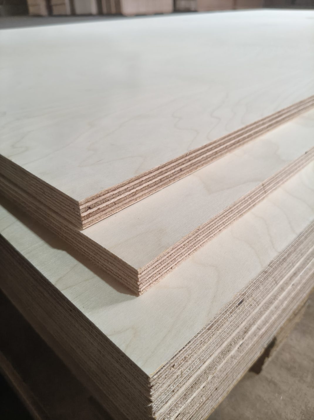 Revolutionizing Plywood: The Gabon-Grown Masterpiece. Unmatched Stability. Uncompromising Strength.