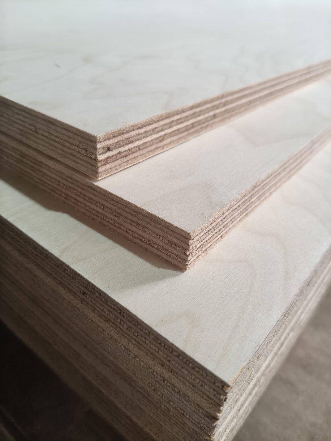 Gabon White Birch Plywood with 100% Whole Pieces Okoume Core veneer